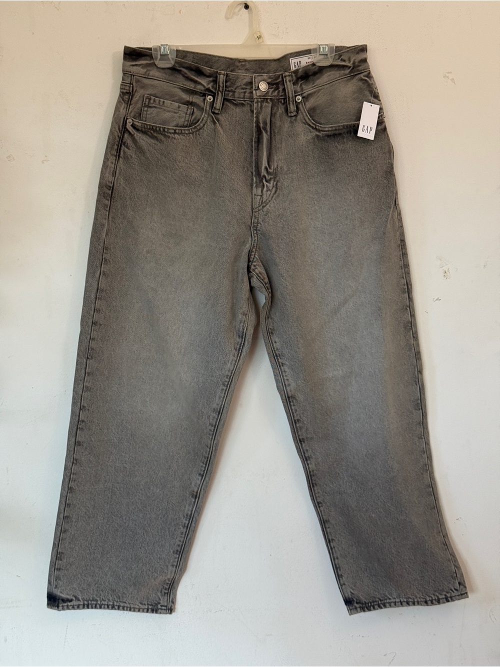 NWT GAP Men’s Gray Relaxed Straight Jeans 30x28